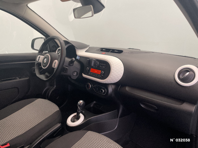 Renault Twingo Twingo III E-Tech Authentic 2023 - photo n°10 Renault Twingo Twingo III E-Tech Authentic  occasion à Seynod - photo n°10