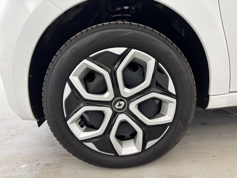 Renault Twingo Twingo III E-Tech Equilibre 5p 2022 - photo n°20 Renault Twingo Twingo III E-Tech Equilibre 5p  occasion à SAINT-GREGOIRE - photo n°20