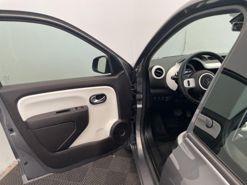 Renault Twingo Twingo III E-Tech Equilibre 2023 - photo n°19 Renault Twingo Twingo III E-Tech Equilibre  occasion à Seynod - photo n°19