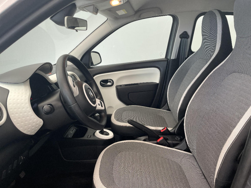 Renault Twingo Twingo III E-Tech Equilibre 2023 - photo n°16 Renault Twingo Twingo III E-Tech Equilibre  occasion à Seynod - photo n°16