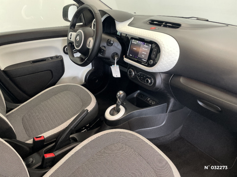 Renault Twingo Twingo III E-Tech Equilibre 2023 - photo n°10 Renault Twingo Twingo III E-Tech Equilibre  occasion à Seynod - photo n°10