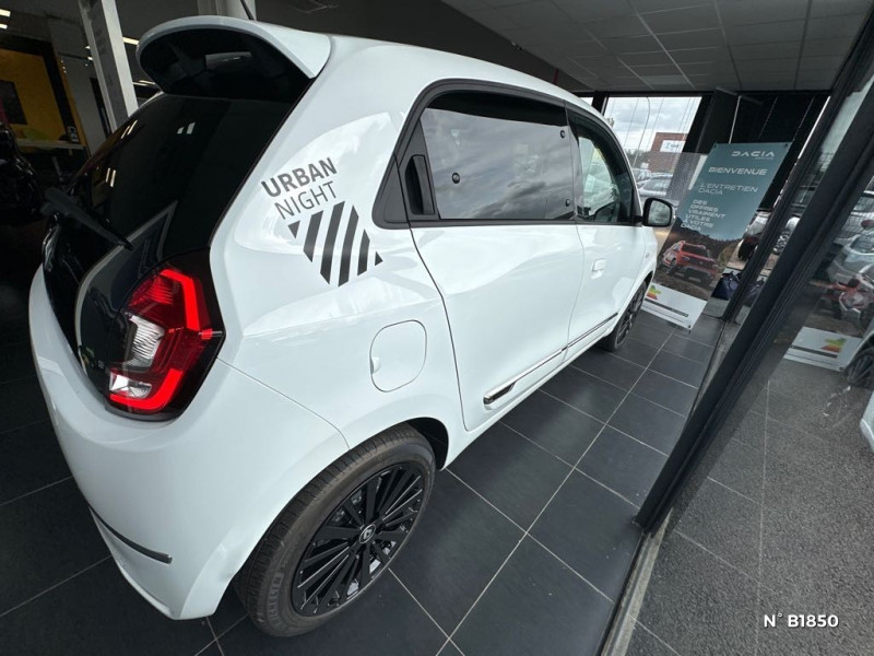 Renault Twingo Twingo III E-Tech SL Urban Night 2023 - photo n°5 Renault Twingo Twingo III E-Tech SL Urban Night  occasion à Deauville - photo n°5