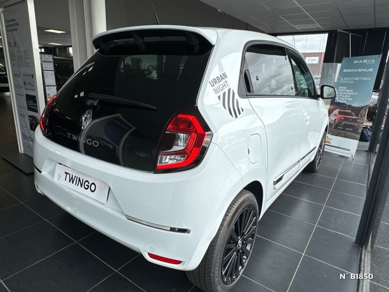 Renault Twingo Twingo III E-Tech SL Urban Night 2023 - photo n°4 Renault Twingo Twingo III E-Tech SL Urban Night  occasion à Deauville - photo n°4