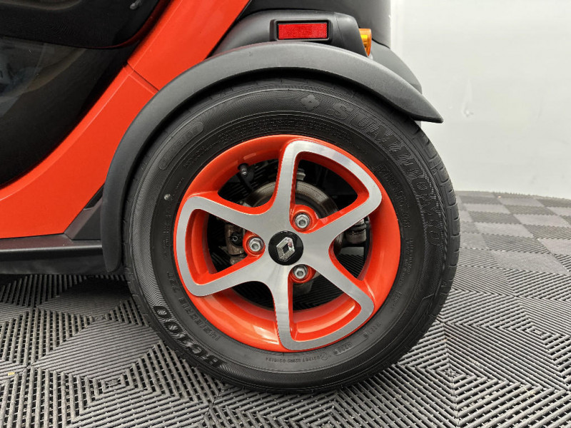 Renault Twizy Twizy Intens Noir 45 Achat Intégral 2023 - photo n°19 Renault Twizy Twizy Intens Noir 45 Achat Intégral  occasion à DREUX - photo n°19