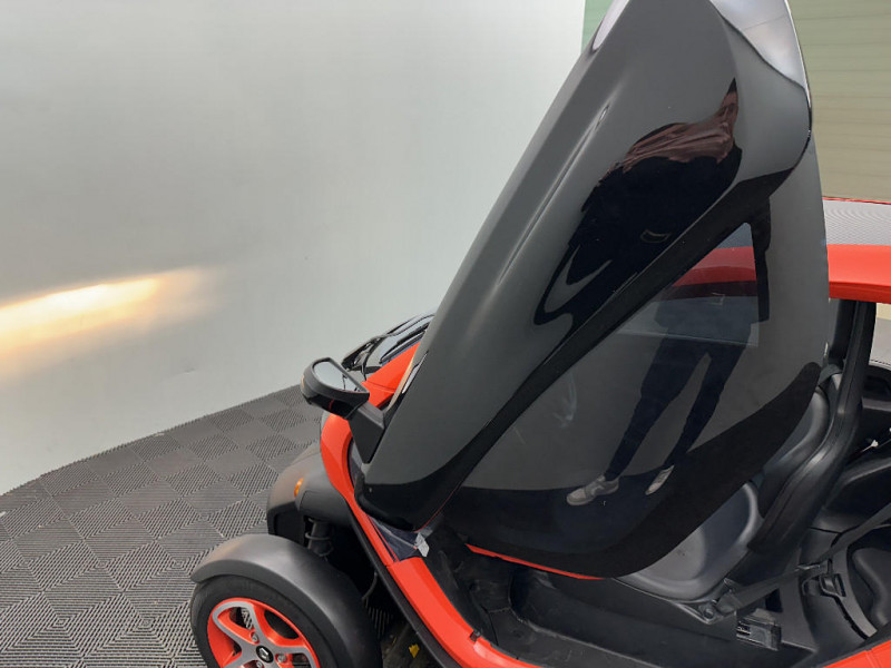 Renault Twizy Twizy Intens Noir 45 Achat Intégral 2023 - photo n°16 Renault Twizy Twizy Intens Noir 45 Achat Intégral  occasion à DREUX - photo n°16