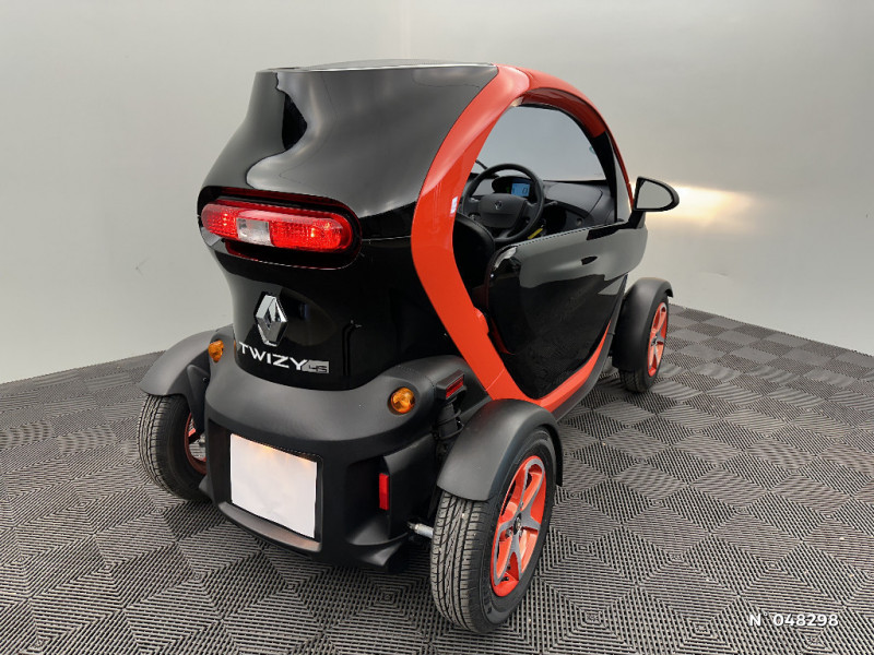 Renault Twizy Twizy Intens Noir 45 Achat Intégral 2023 - photo n°4 Renault Twizy Twizy Intens Noir 45 Achat Intégral  occasion à DREUX - photo n°4