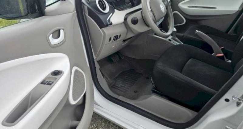 Renault Zoe Life ACHAT INTEGRAL AVEC BATTERIE 2015 - photo n°5 Renault Zoe Life ACHAT INTEGRAL AVEC BATTERIE  occasion à Ploudaniel - photo n°5