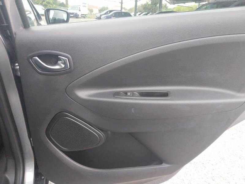 Renault Zoe R135 - MY22 Iconic 2023 - photo n°15 Renault Zoe R135 - MY22 Iconic  occasion à Villeneuve-sur-Lot - photo n°15