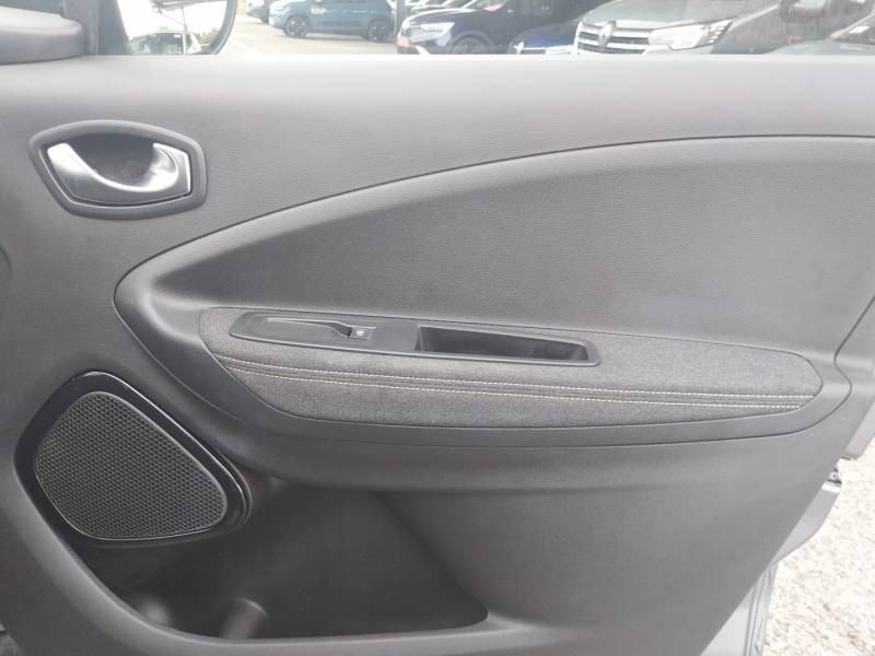 Renault Zoe R135 - MY22 Iconic 2023 - photo n°13 Renault Zoe R135 - MY22 Iconic  occasion à Villeneuve-sur-Lot - photo n°13