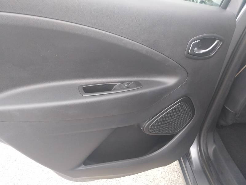 Renault Zoe R135 - MY22 Iconic 2023 - photo n°17 Renault Zoe R135 - MY22 Iconic  occasion à Villeneuve-sur-Lot - photo n°17