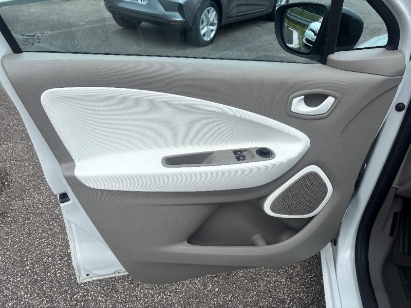 Renault Zoe Zoe Life Charge Rapide 2016 - photo n°18 Renault Zoe Zoe Life Charge Rapide  occasion à Louviers - photo n°18