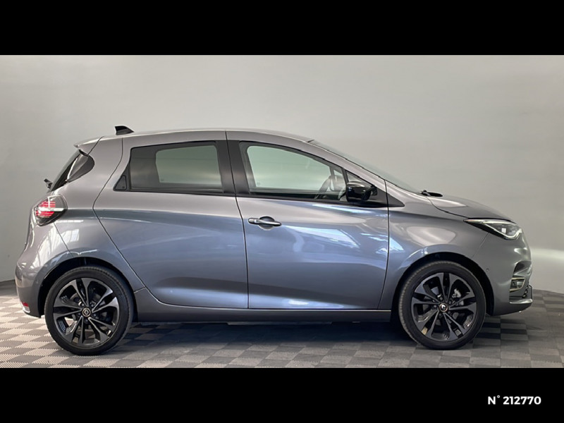 Renault Zoe Zoe R135 - MY22 Iconic 2022 - photo n°5 Renault Zoe Zoe R135 - MY22 Iconic  occasion à Saint-Quentin - photo n°5