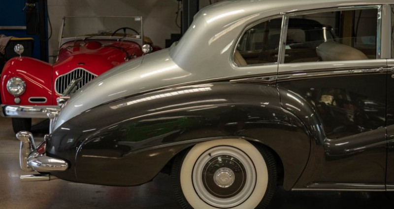 Rolls royce Silver Dawn Lightweight H.J. Mulliner 1955 - photo n°2 Rolls royce Silver Dawn Lightweight H.J. Mulliner  occasion à LYON - photo n°2
