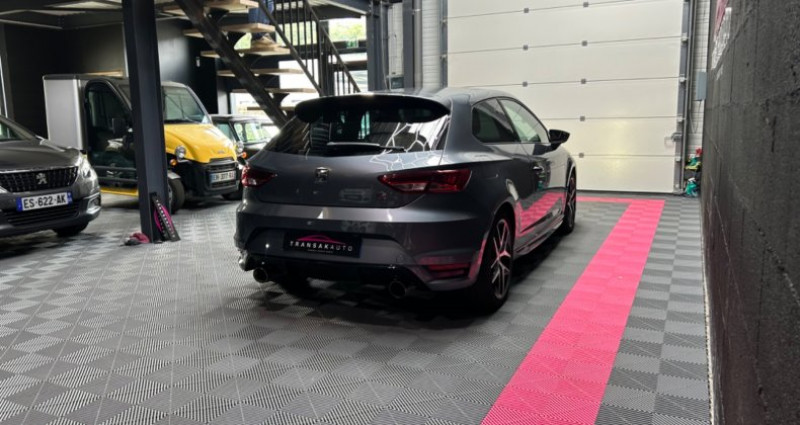 Seat Leon 1.8 TSI 180 Start/Stop Black Aero FR 2015 - photo n°5 Seat Leon 1.8 TSI 180 Start/Stop Black Aero FR  occasion à Chaponost - photo n°5