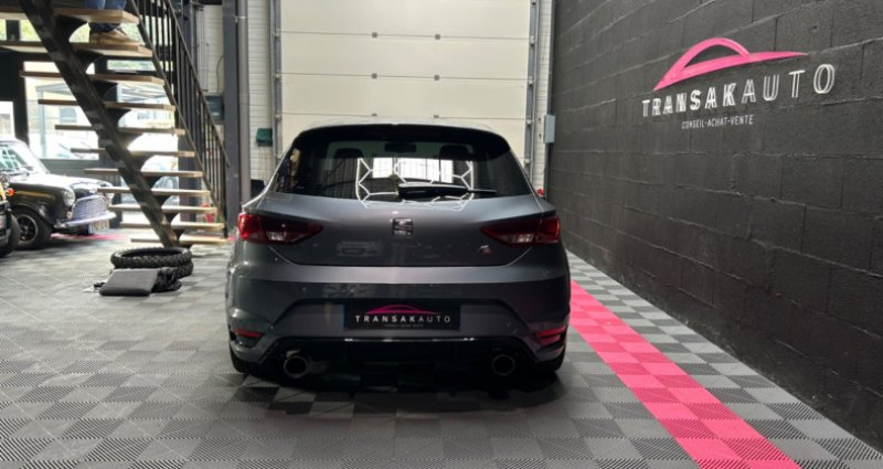 Seat Leon 1.8 TSI 180 Start/Stop Black Aero FR 2015 - photo n°4 Seat Leon 1.8 TSI 180 Start/Stop Black Aero FR  occasion à Chaponost - photo n°4