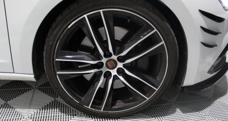 Seat Leon 2.0 16V TSI - 290 - BV DSG 7 Cupra - TOIT OUVRANT - CAMERA - 2019 - photo n°5 Seat Leon 2.0 16V TSI - 290 - BV DSG 7 Cupra - TOIT OUVRANT - CAMERA -  occasion à Venelles - photo n°5