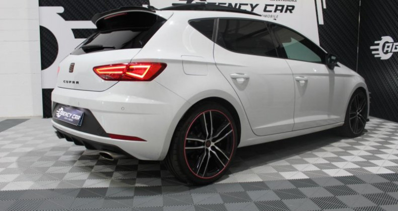 Seat Leon 2.0 16V TSI - 290 - BV DSG 7 Cupra - TOIT OUVRANT - CAMERA - 2019 - photo n°4 Seat Leon 2.0 16V TSI - 290 - BV DSG 7 Cupra - TOIT OUVRANT - CAMERA -  occasion à Venelles - photo n°4