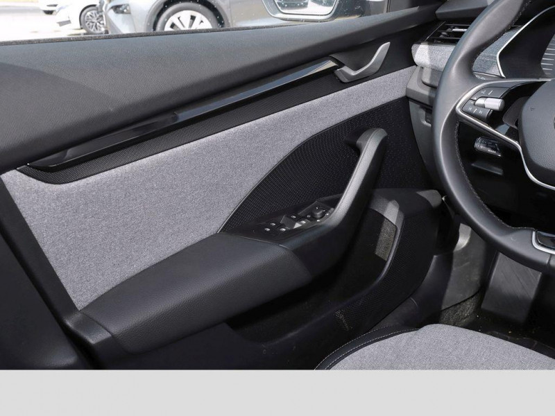 Skoda Octavia Combi 1.5 TSI 116 ch BVM 2024 - photo n°12 Skoda Octavia Combi 1.5 TSI 116 ch BVM  occasion à L'Union - photo n°12