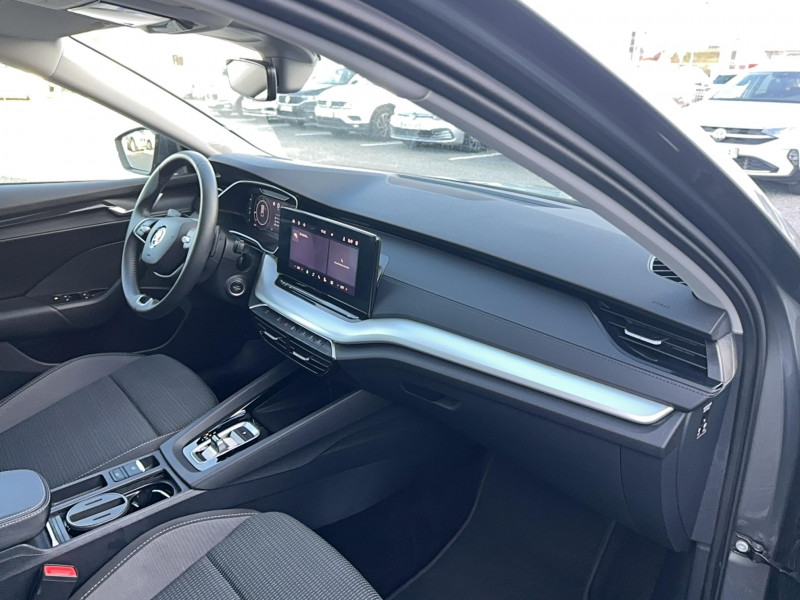 Skoda Octavia Octavia Combi 2.0 TDI 150 ch SCR DSG7 Selection 5p 2024 - photo n°13 Skoda Octavia Octavia Combi 2.0 TDI 150 ch SCR DSG7 Selection 5p  occasion à TARBES  - photo n°13