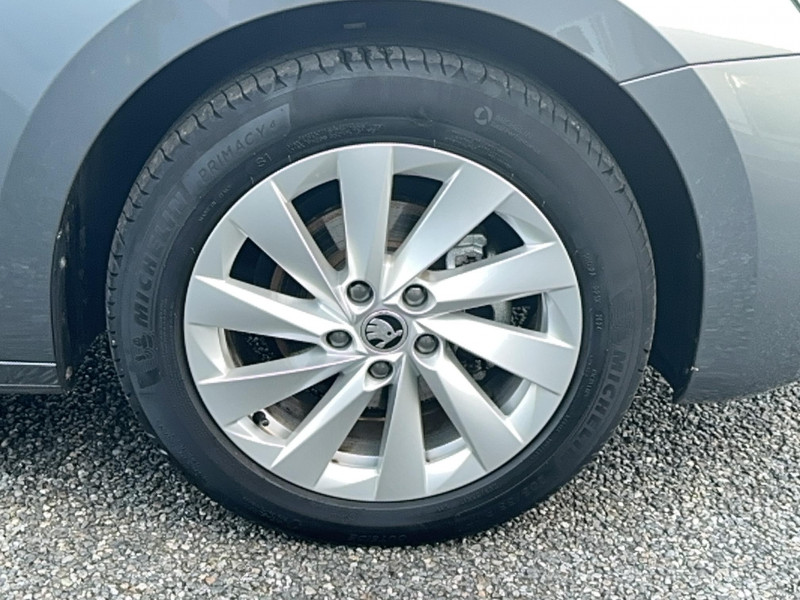 Skoda Octavia Octavia Combi 2.0 TDI 150 ch SCR DSG7 Selection 5p 2024 - photo n°12 Skoda Octavia Octavia Combi 2.0 TDI 150 ch SCR DSG7 Selection 5p  occasion à TARBES  - photo n°12