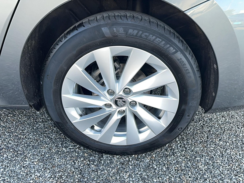 Skoda Octavia Octavia Combi 2.0 TDI 150 ch SCR DSG7 Selection 5p 2024 - photo n°10 Skoda Octavia Octavia Combi 2.0 TDI 150 ch SCR DSG7 Selection 5p  occasion à TARBES  - photo n°10