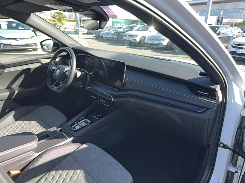 Skoda Octavia Octavia Combi 2.0 TDI 150 ch SCR DSG7 Sportline 5p 2024 - photo n°12 Skoda Octavia Octavia Combi 2.0 TDI 150 ch SCR DSG7 Sportline 5p  occasion à TARBES  - photo n°12