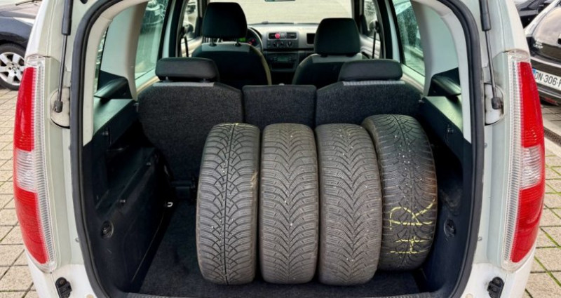 Skoda Roomster 1.2L TSI 105CH Pack Confort 2010 - photo n°7 Skoda Roomster 1.2L TSI 105CH Pack Confort  occasion à NOUVOITOU - photo n°7