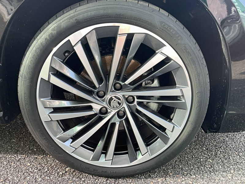 Skoda Superb Superb Berline 2.0 TDI 150 ch SCR DSG7 Laurin & Klement 5p 2024 - photo n°9 Skoda Superb Superb Berline 2.0 TDI 150 ch SCR DSG7 Laurin & Klement 5p  occasion à Onet-le-Château - photo n°9