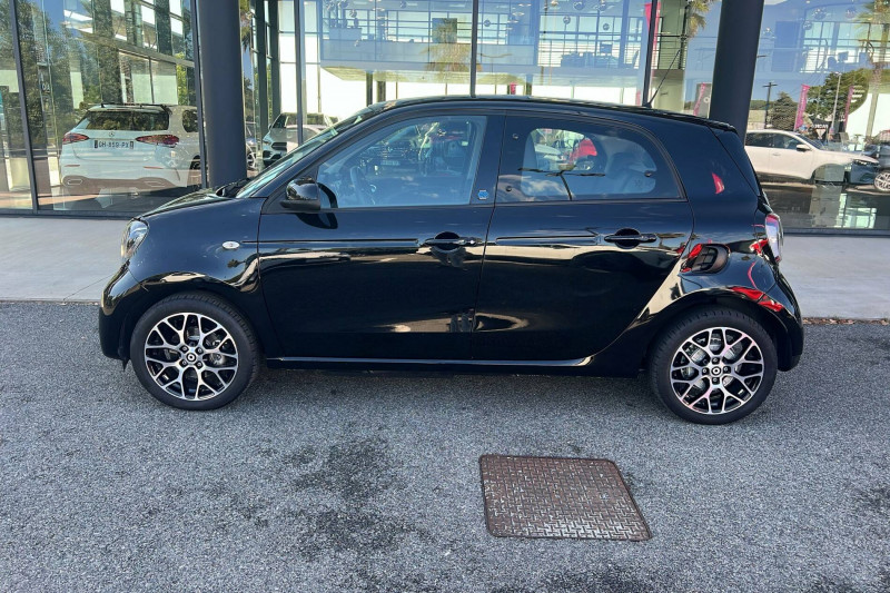 Smart Forfour EQ Forfour 82 ch  occasion à Roquebrune-sur-Argens - photo n°3