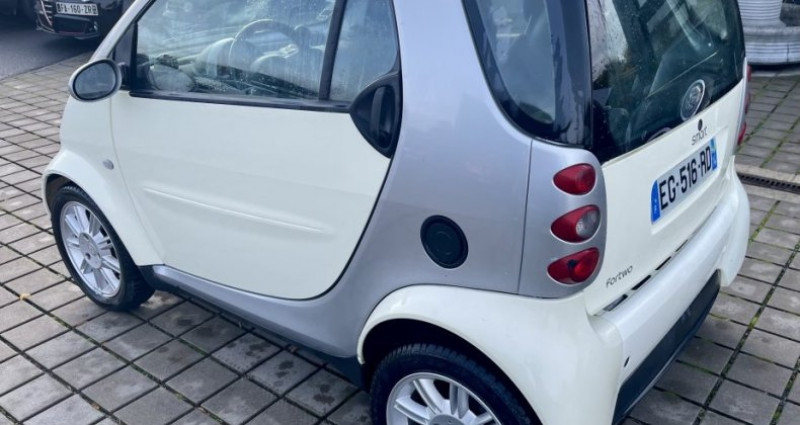 Smart Fortwo 0.7i 61ch TRUESTYLE SOFTOUCH A 2005 - photo n°5 Smart Fortwo 0.7i 61ch TRUESTYLE SOFTOUCH A  occasion à NOUVOITOU - photo n°5