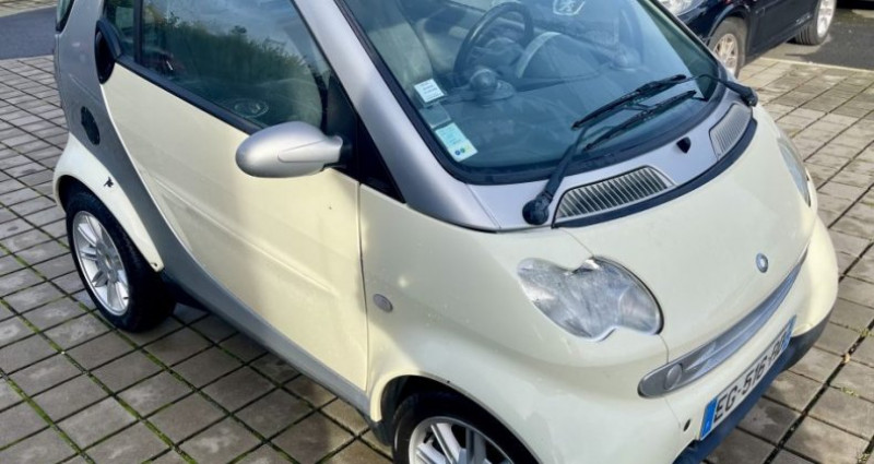 Smart Fortwo 0.7i 61ch TRUESTYLE SOFTOUCH A 2005 - photo n°3 Smart Fortwo 0.7i 61ch TRUESTYLE SOFTOUCH A  occasion à NOUVOITOU - photo n°3