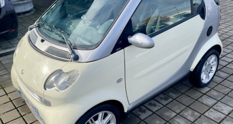 Smart Fortwo 0.7i 61ch TRUESTYLE SOFTOUCH A 2005 - photo n°2 Smart Fortwo 0.7i 61ch TRUESTYLE SOFTOUCH A  occasion à NOUVOITOU - photo n°2