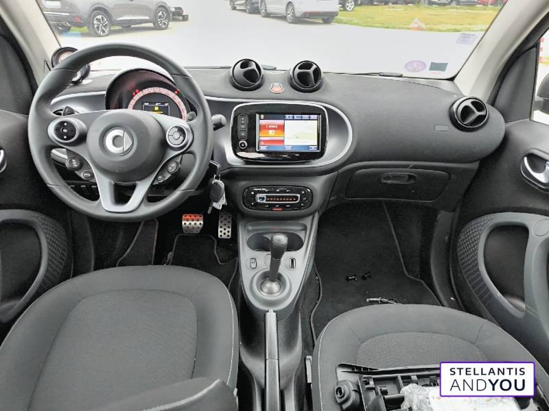 Smart Fortwo Coup 0.9 90 ch S&S BA6 Passion  occasion à MONTIGNY LE BRETONNEUX - photo n°2