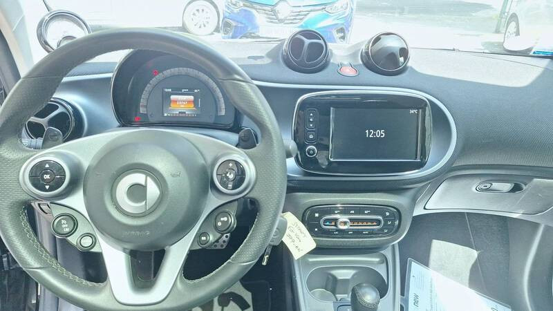 Smart Fortwo COUPE Fortwo Coupé 0.9 90 ch S&S BA6  occasion à PARIS - photo n°4