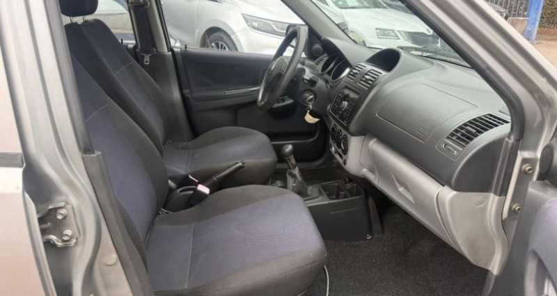 Suzuki Ignis 1.5 VVT GLX 4X4 En L'état 2004 - photo n°4 Suzuki Ignis 1.5 VVT GLX 4X4 En L'état  occasion à SAINT MARTIN D'HERES - photo n°4