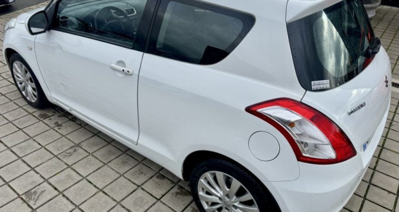 Suzuki Swift 1.2 VVT 2013 - photo n°4 Suzuki Swift 1.2 VVT  occasion à NOUVOITOU - photo n°4