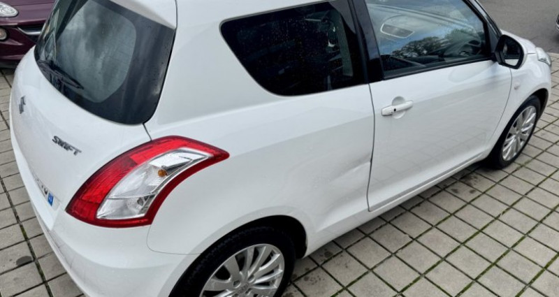 Suzuki Swift 1.2 VVT 2013 - photo n°5 Suzuki Swift 1.2 VVT  occasion à NOUVOITOU - photo n°5