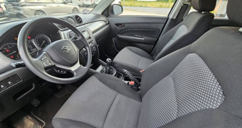 Suzuki VITARA 1.6 VVT 120ch Avantage  occasion à Saint-Jean-de-Linières - photo n°3