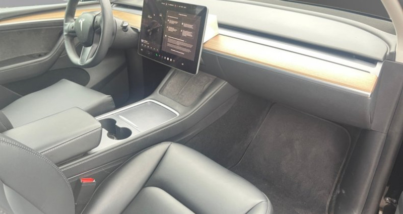 Tesla Model Y Standard RWD 2023 - photo n°2 Tesla Model Y Standard RWD  occasion à PARIS - photo n°2