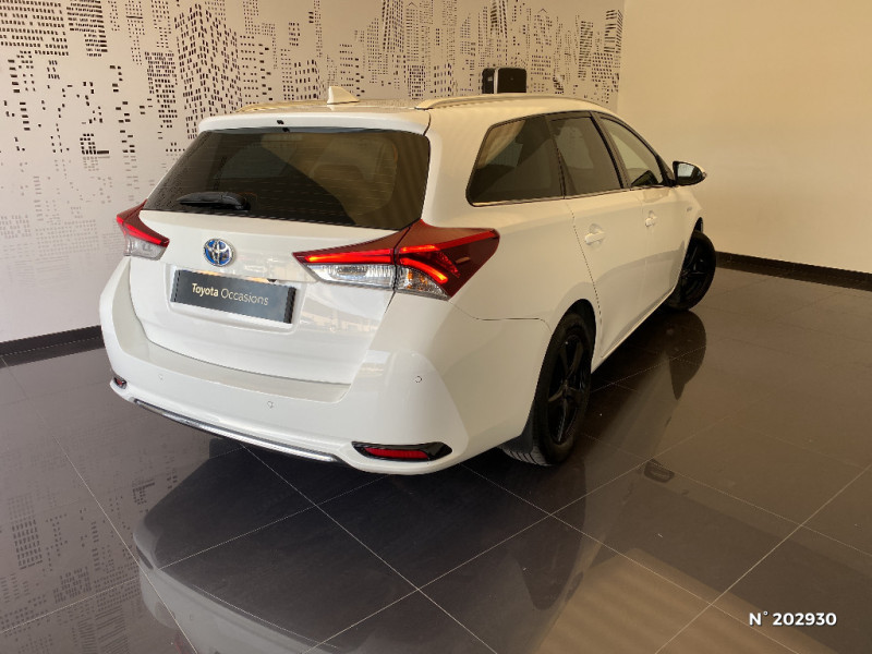 Toyota Auris Touring Sports Auris Touring Sports Hybride 136h Dynamic  occasion  Saint-Maximin - photo n4