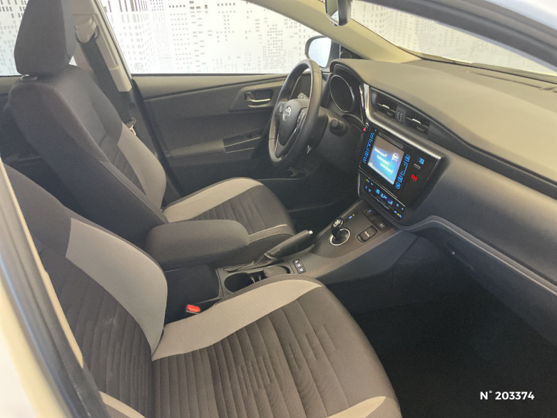 Toyota Auris Touring Sports Auris Touring Sports Hybride 136h TechnoLine  occasion � Saint-Maximin - photo n�10