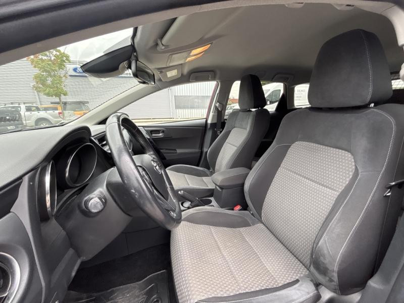 Toyota Auris Touring Sports HSD 136h Design  occasion  Beaune - photo n10