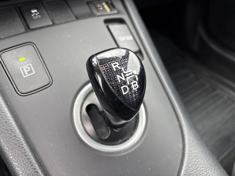 Toyota Auris Touring Sports HSD 136h Design  occasion  Beaune - photo n19
