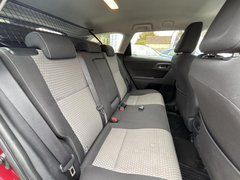 Toyota Auris Touring Sports HSD 136h Design  occasion  Beaune - photo n12