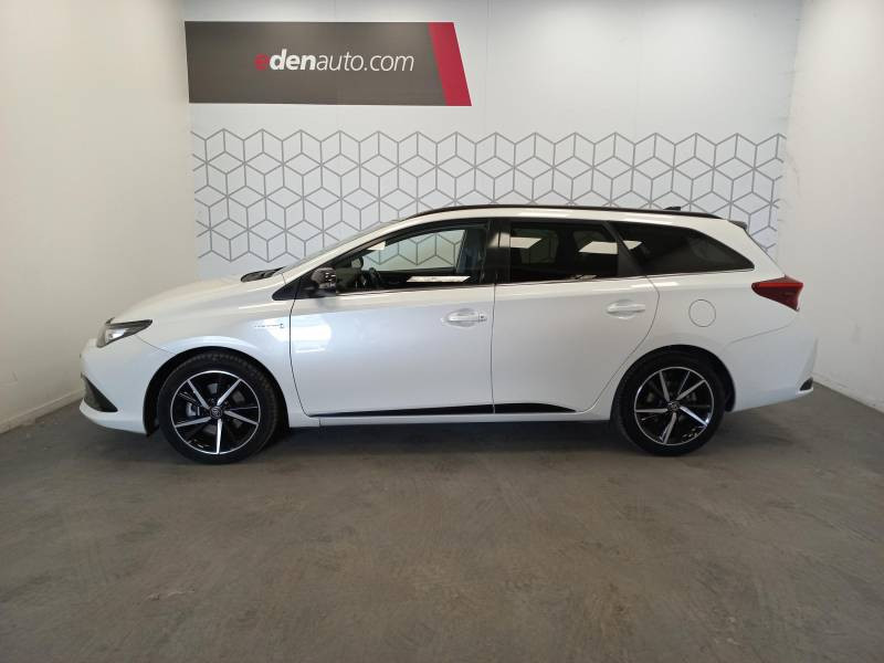 Toyota Auris Touring Sports Hybride 136h Collection  occasion à Saint Laurent des Vignes - photo n°2