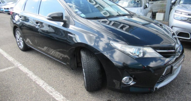 Toyota Auris Touring Sports Hybride 136h Style  occasion � AUBIERE - photo n�3