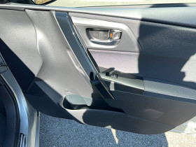 Toyota Auris Auris Hybride 136h Collection 5p  occasion � Lescure-d'Albigeois - photo n�18