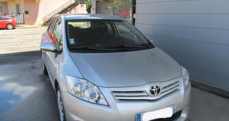 Toyota Auris D4D 126 DYNAMIQUE Gris