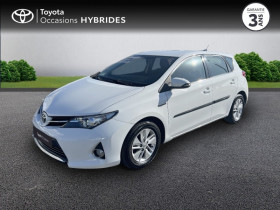 Toyota Auris occasion 2014 mise en vente à Pluneret par le garage Toyota Altis Auray - photo n°1