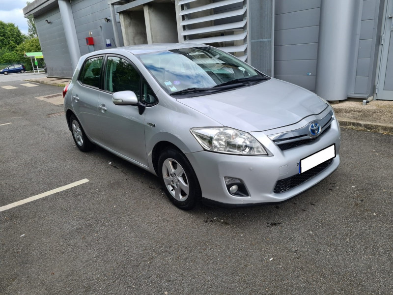 Toyota Auris hsd hybride essence BOITE AUTOMATIQUE